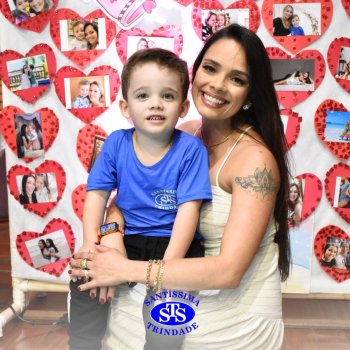 Emoção e muito amor marcam as Homenagens às Mães da Educação Infantil