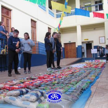 Arrecadamos mais de 800 quilos de alimentos no Gesto Fraterno de Corpus Christi 