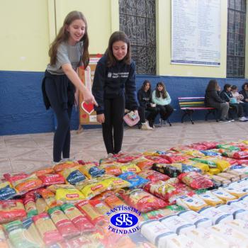 Arrecadamos mais de 800 quilos de alimentos no Gesto Fraterno de Corpus Christi 