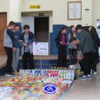 Arrecadamos mais de 800 quilos de alimentos no Gesto Fraterno de Corpus Christi 
