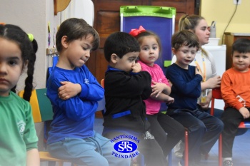 Atividade do abraço desenvolve habilidades sócio-emocionais