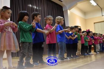 Homenagem aos pais dos alunos do Infantil 1, 2 e 3