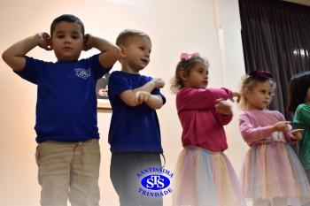 Homenagem aos pais dos alunos do Infantil 1, 2 e 3