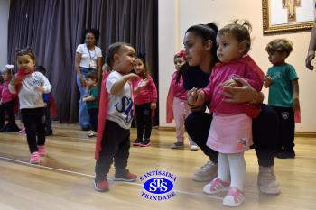 Homenagem aos pais dos alunos do Infantil 1, 2 e 3