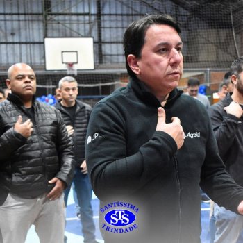 Crianças do 1º e 2º ano homenageiam os pais de forma especial e com muito amor 