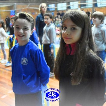 Crianças do 1º e 2º ano homenageiam os pais de forma especial e com muito amor 