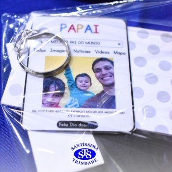 Crianças do 1º e 2º ano homenageiam os pais de forma especial e com muito amor 