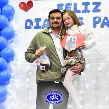 Crianças do 1º e 2º ano homenageiam os pais de forma especial e com muito amor 