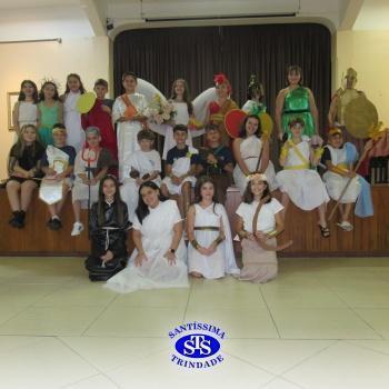 Festa do Olimpo, com alunos do 6º ano 