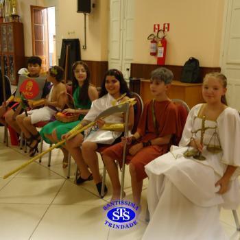 Festa do Olimpo, com alunos do 6º ano 