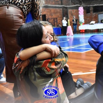 Crianças do 1º e 2º ano expressam todo o seu amor nas homenagens às mães