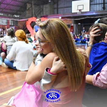 Crianças do 1º e 2º ano expressam todo o seu amor nas homenagens às mães