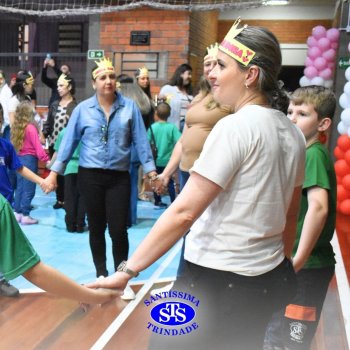 Crianças do 1º e 2º ano expressam todo o seu amor nas homenagens às mães