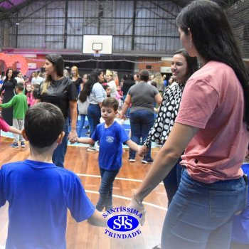 Crianças do 1º e 2º ano expressam todo o seu amor nas homenagens às mães