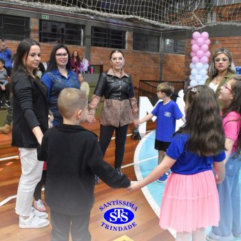 Crianças do 1º e 2º ano expressam todo o seu amor nas homenagens às mães