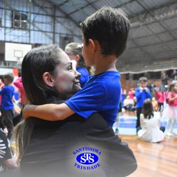Crianças do 1º e 2º ano expressam todo o seu amor nas homenagens às mães