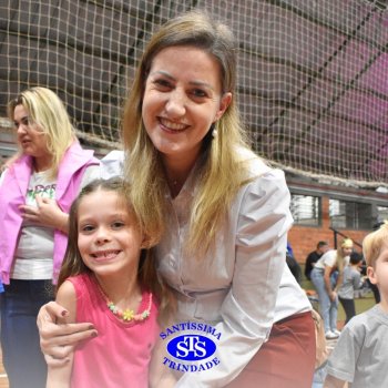 Crianças do 1º e 2º ano expressam todo o seu amor nas homenagens às mães