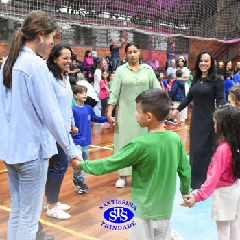 Crianças do 1º e 2º ano expressam todo o seu amor nas homenagens às mães