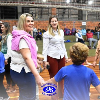 Crianças do 1º e 2º ano expressam todo o seu amor nas homenagens às mães