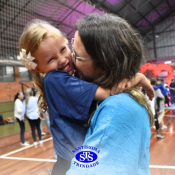 Crianças do 1º e 2º ano expressam todo o seu amor nas homenagens às mães