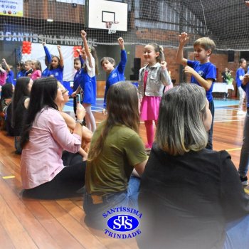 Crianças do 1º e 2º ano expressam todo o seu amor nas homenagens às mães