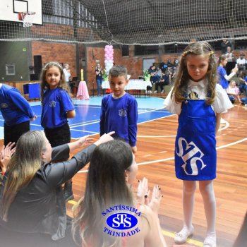 Crianças do 1º e 2º ano expressam todo o seu amor nas homenagens às mães