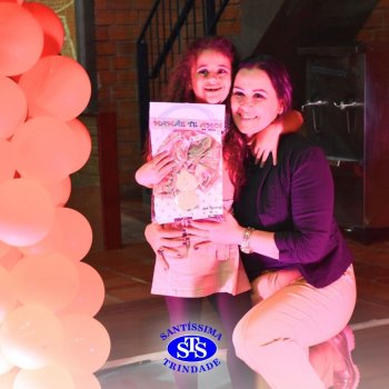 Crianças do 1º e 2º ano expressam todo o seu amor nas homenagens às mães