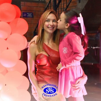 Crianças do 1º e 2º ano expressam todo o seu amor nas homenagens às mães