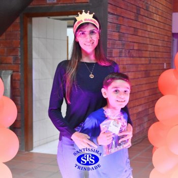 Crianças do 1º e 2º ano expressam todo o seu amor nas homenagens às mães