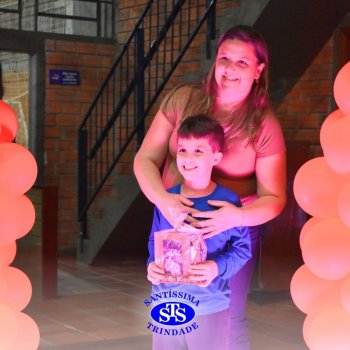 Crianças do 1º e 2º ano expressam todo o seu amor nas homenagens às mães