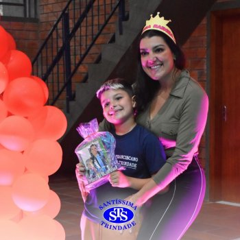 Crianças do 1º e 2º ano expressam todo o seu amor nas homenagens às mães