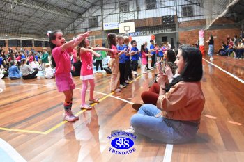 Crianças do 1º e 2º ano expressam todo o seu amor nas homenagens às mães