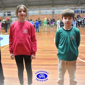 3º e 4º ano vivem momentos especiais ao lado dos pais durante homenagens no Colégio
