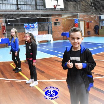3º e 4º ano vivem momentos especiais ao lado dos pais durante homenagens no Colégio