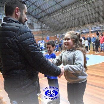 3º e 4º ano vivem momentos especiais ao lado dos pais durante homenagens no Colégio