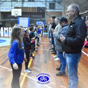 3º e 4º ano vivem momentos especiais ao lado dos pais durante homenagens no Colégio