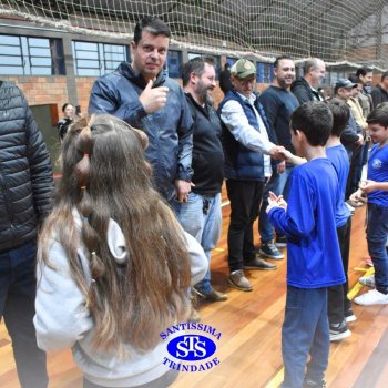 3º e 4º ano vivem momentos especiais ao lado dos pais durante homenagens no Colégio