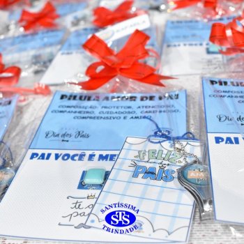 3º e 4º ano vivem momentos especiais ao lado dos pais durante homenagens no Colégio