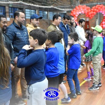 3º e 4º ano vivem momentos especiais ao lado dos pais durante homenagens no Colégio