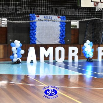 3º e 4º ano vivem momentos especiais ao lado dos pais durante homenagens no Colégio
