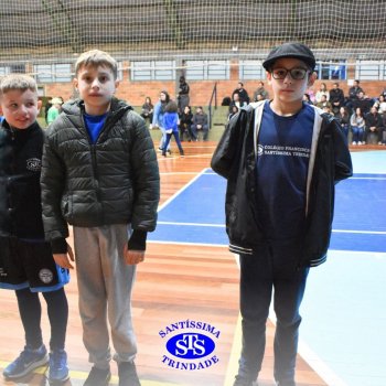 3º e 4º ano vivem momentos especiais ao lado dos pais durante homenagens no Colégio