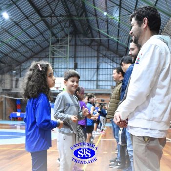 3º e 4º ano vivem momentos especiais ao lado dos pais durante homenagens no Colégio