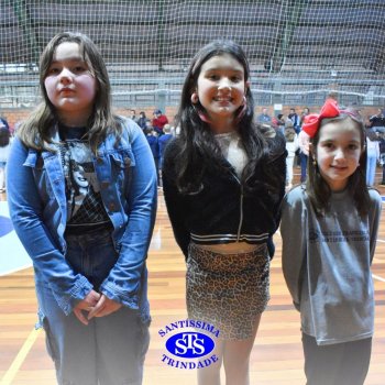 3º e 4º ano vivem momentos especiais ao lado dos pais durante homenagens no Colégio