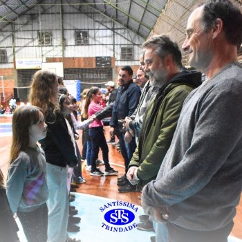 3º e 4º ano vivem momentos especiais ao lado dos pais durante homenagens no Colégio