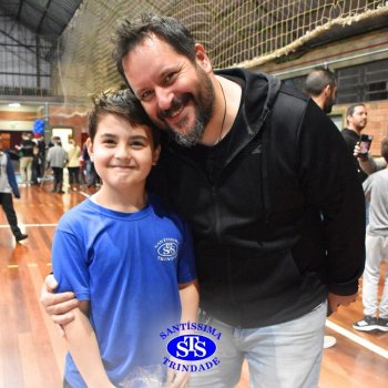 3º e 4º ano vivem momentos especiais ao lado dos pais durante homenagens no Colégio