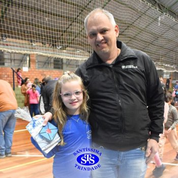 3º e 4º ano vivem momentos especiais ao lado dos pais durante homenagens no Colégio