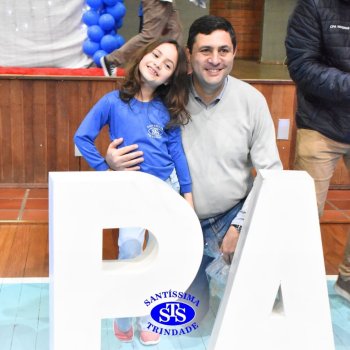 3º e 4º ano vivem momentos especiais ao lado dos pais durante homenagens no Colégio