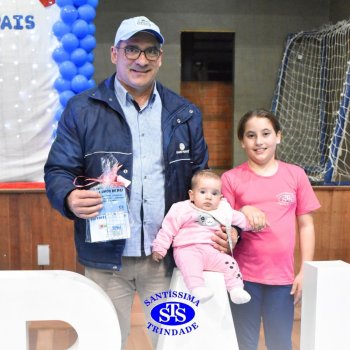 3º e 4º ano vivem momentos especiais ao lado dos pais durante homenagens no Colégio