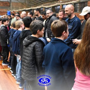 3º e 4º ano vivem momentos especiais ao lado dos pais durante homenagens no Colégio
