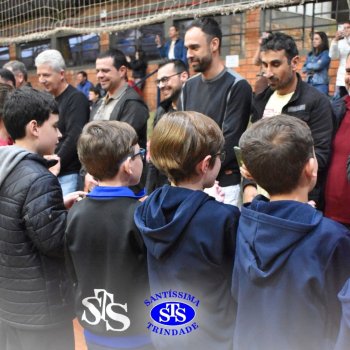 3º e 4º ano vivem momentos especiais ao lado dos pais durante homenagens no Colégio